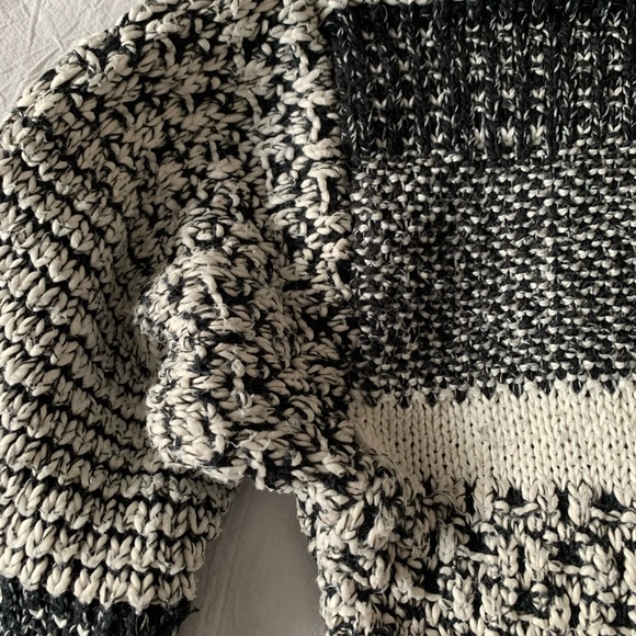 Roots Chunky Knit Hooded Sweater - Picture 4 of 5